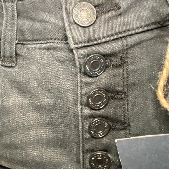 Black Distressed women's button up shorts - Picture 4 of 8